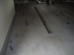 厨房のコンクリート床（塗装前）